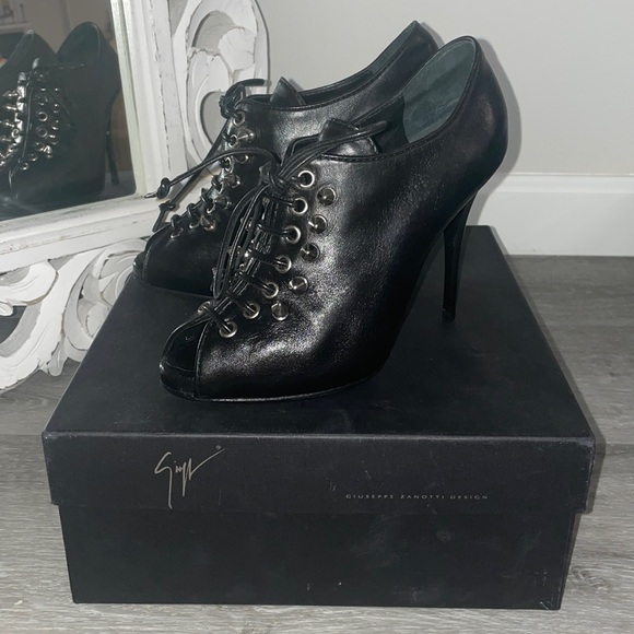 Giuseppe Zanotti spiked booties - Picture 2 of 5